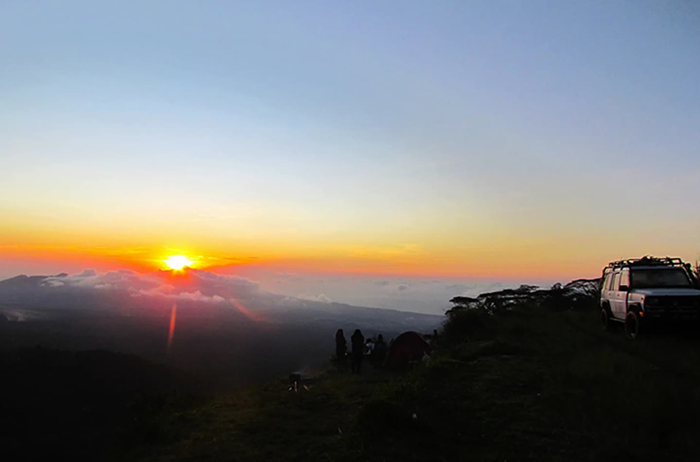 Salak Agro Jeep Sunrise and Fruit Harvesting with Hotel Transport GungGung Adventure