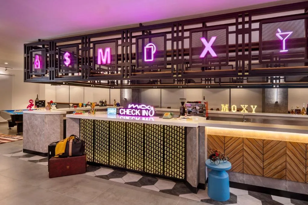 Moxy Solo gallery 2