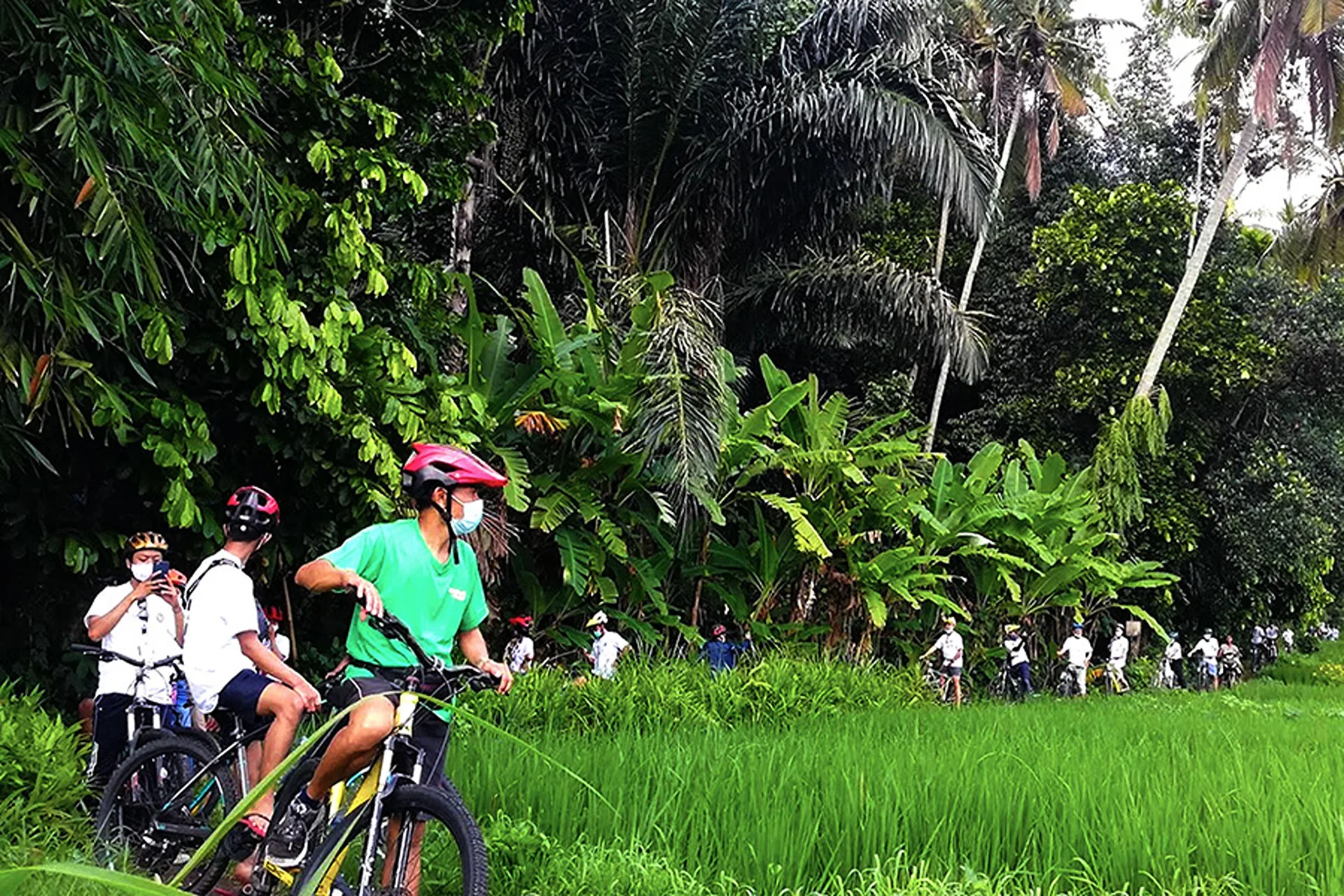 Combination Salak Agro Jeep Sunrise And Cycling Activity